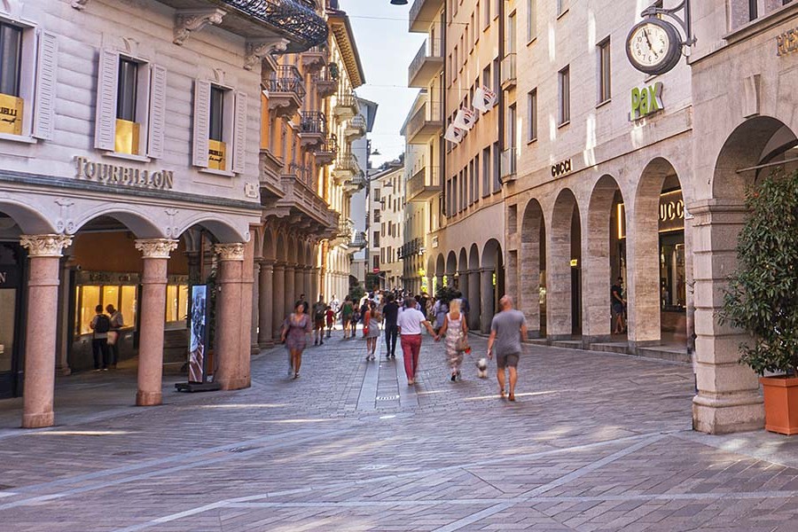 Екскурсія-супровід ювелірними бутиками Лугано, Швейцарія: Вулиця Via Nassa